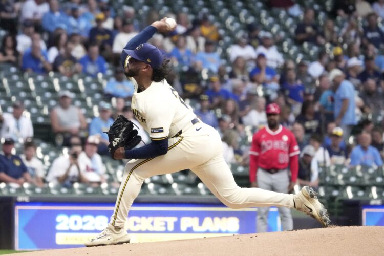 Milwaukee's Peralta wins his NL
